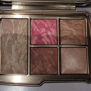 Hourglass Ambient Lighting Edit Universe Face Palette